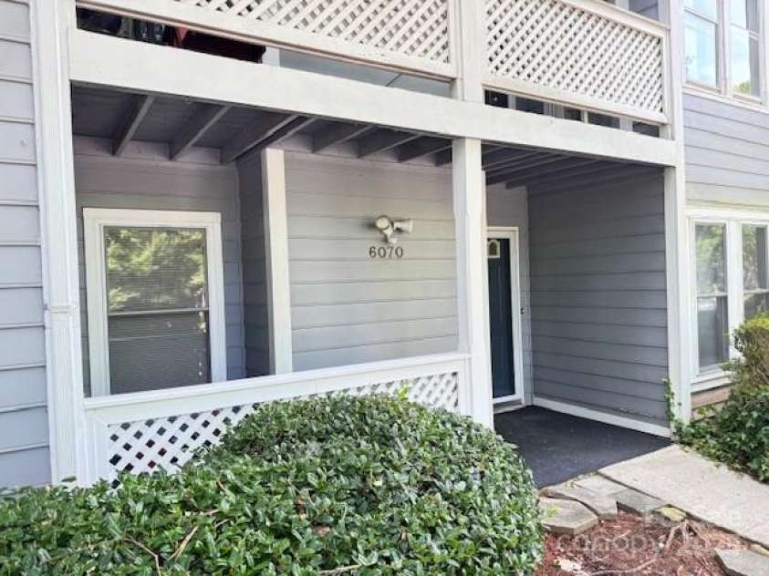 6070 Pinebark Court, Charlotte, NC 28212.  MLS# CAR4280925, YatesRealty ID 28024. 