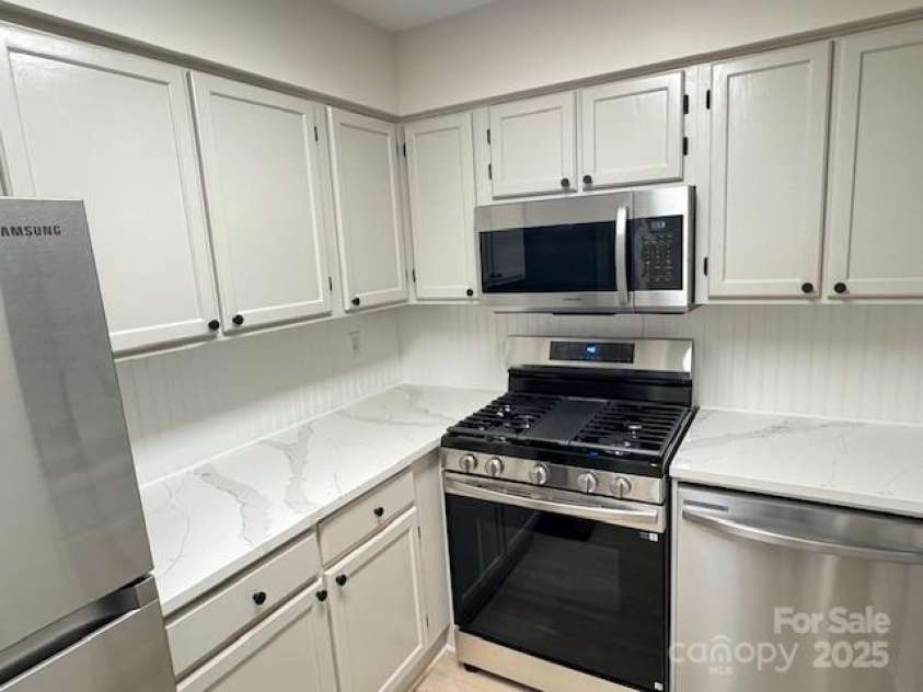 6070 Pinebark Court, Charlotte, NC 28212.  MLS# CAR4280925, YatesRealty ID 28024. 