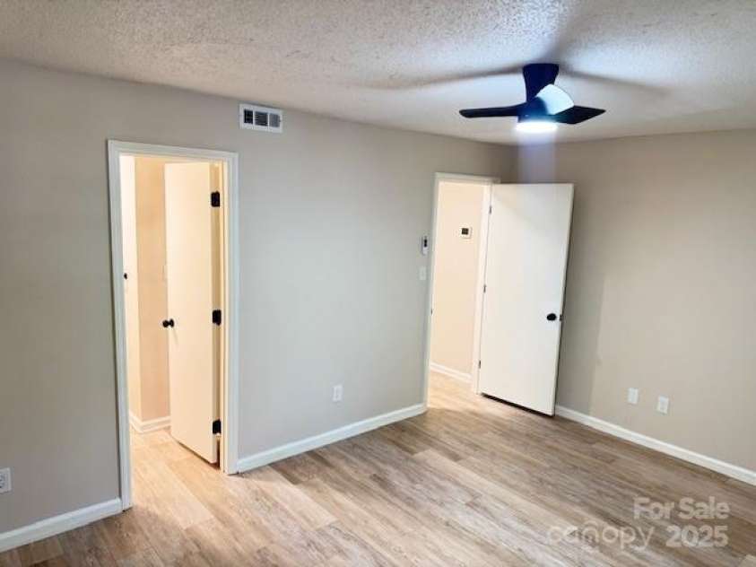 6070 Pinebark Court, Charlotte, NC 28212.  MLS# CAR4280925, YatesRealty ID 28024. 