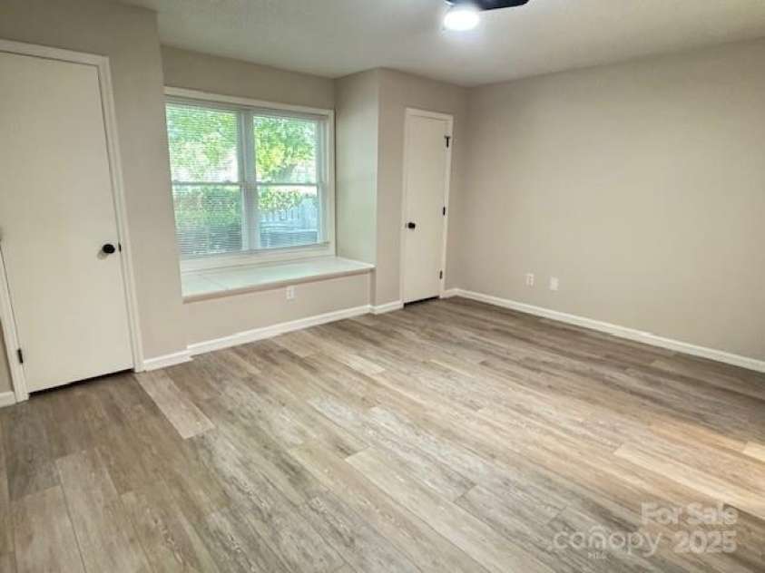 6070 Pinebark Court, Charlotte, NC 28212.  MLS# CAR4280925, YatesRealty ID 28024. 