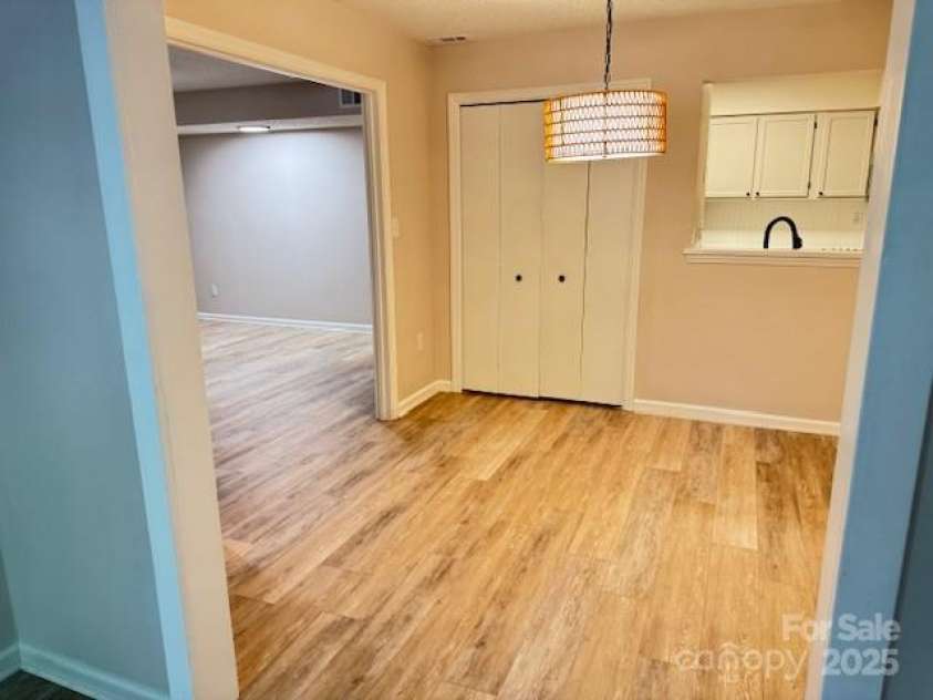 6070 Pinebark Court, Charlotte, NC 28212.  MLS# CAR4280925, YatesRealty ID 28024. 