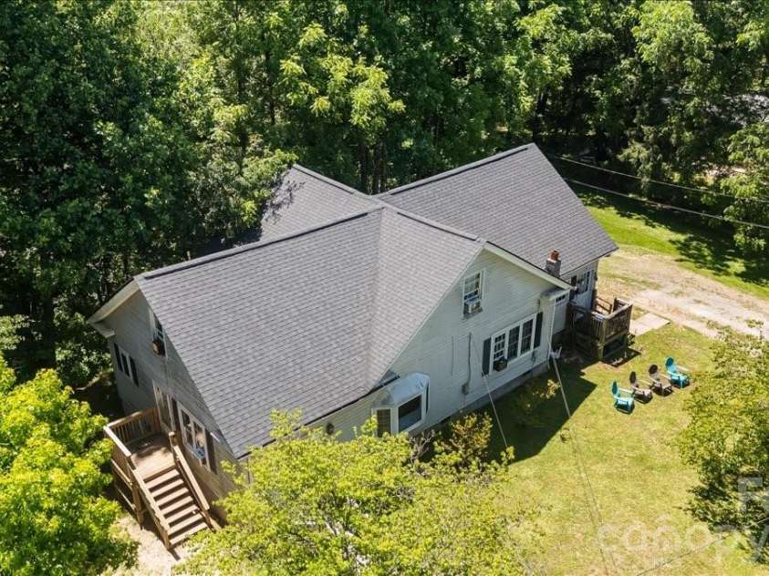 193 Duckworth Avenue, Brevard, NC 28712.  MLS# CAR4418682, YatesRealty ID 28025. 