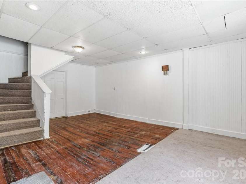 193 Duckworth Avenue, Brevard, NC 28712.  MLS# CAR4418682, YatesRealty ID 28025. 