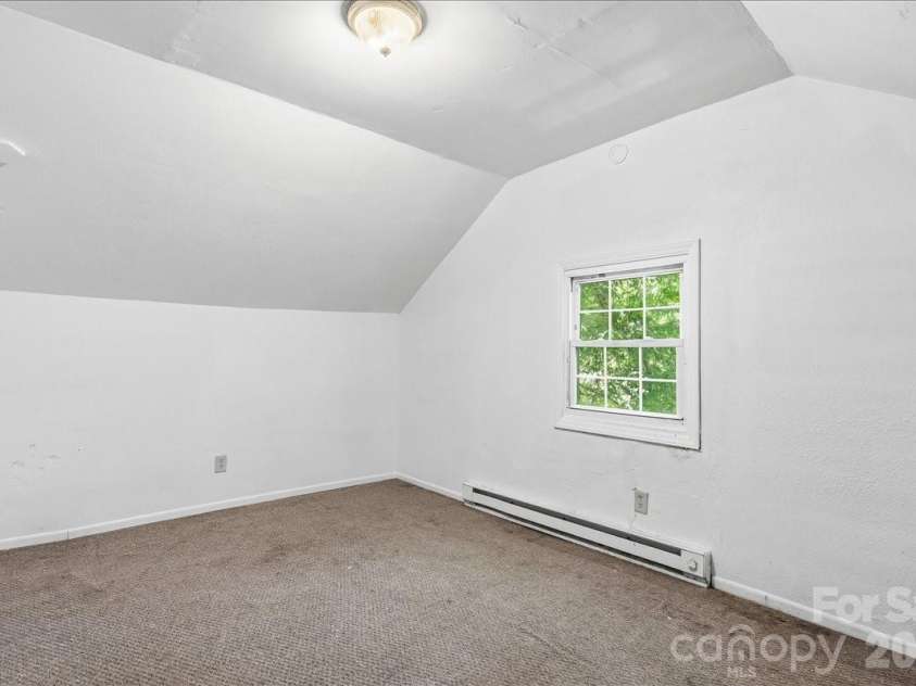 193 Duckworth Avenue, Brevard, NC 28712.  MLS# CAR4418682, YatesRealty ID 28025. 