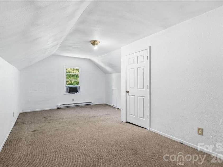 193 Duckworth Avenue, Brevard, NC 28712.  MLS# CAR4418682, YatesRealty ID 28025. 