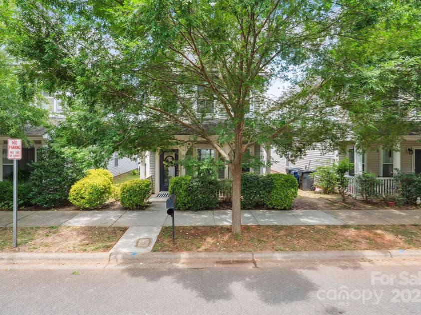 11612 Galashiels Drive, Huntersville, NC 28078.  MLS# CAR4285447, YatesRealty ID 28026. 