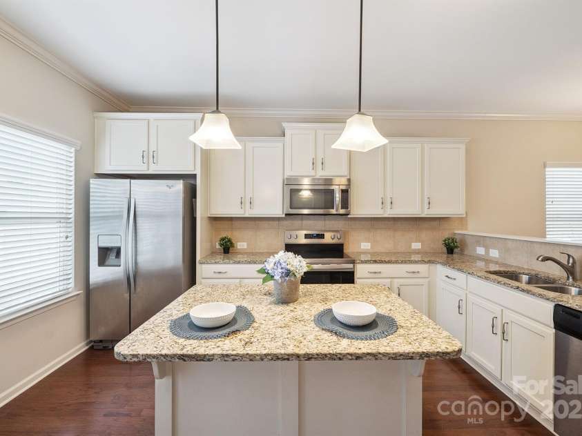 11612 Galashiels Drive, Huntersville, NC 28078.  MLS# CAR4285447, YatesRealty ID 28026. 