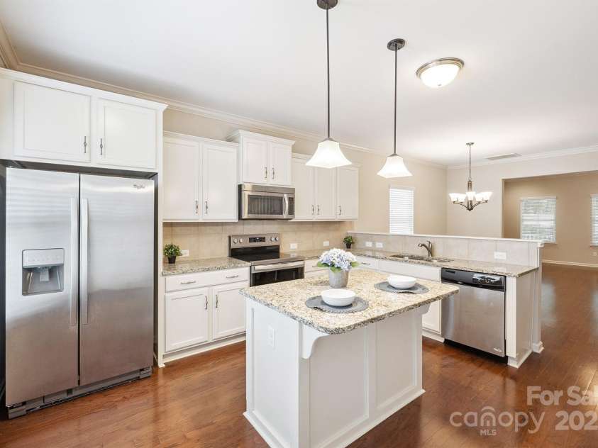 11612 Galashiels Drive, Huntersville, NC 28078.  MLS# CAR4285447, YatesRealty ID 28026. 
