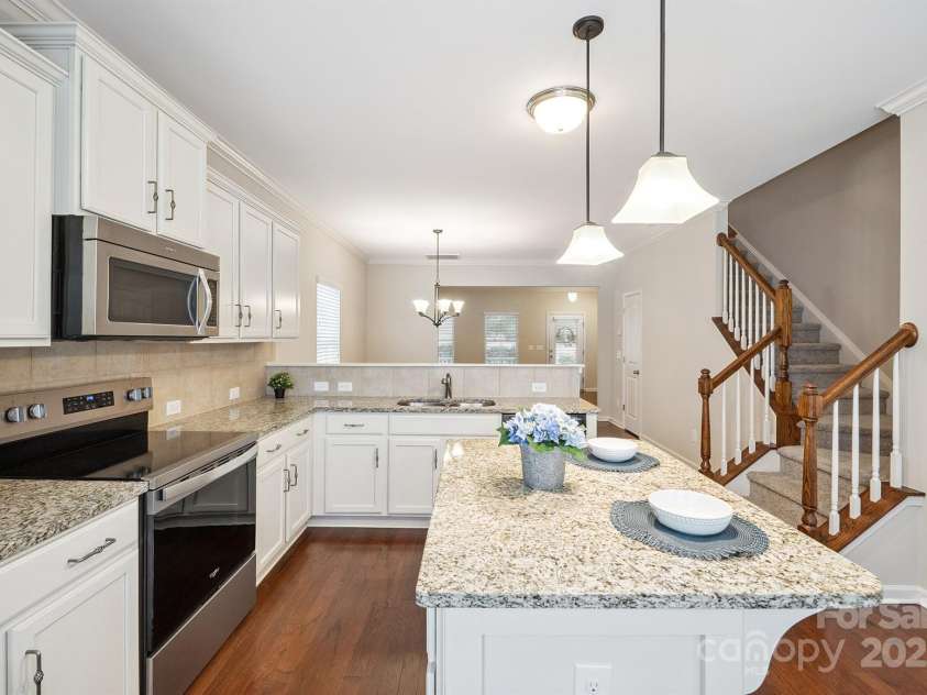 11612 Galashiels Drive, Huntersville, NC 28078.  MLS# CAR4285447, YatesRealty ID 28026. 