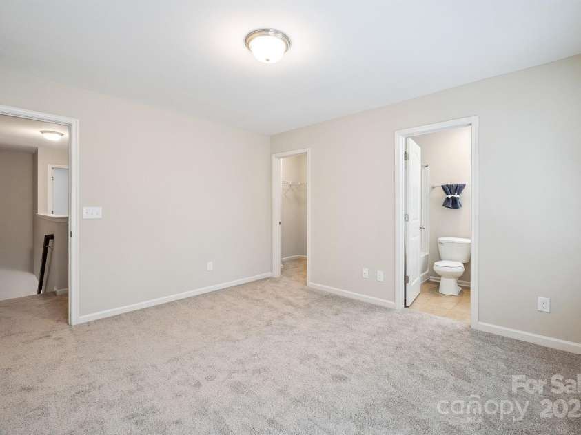 11612 Galashiels Drive, Huntersville, NC 28078.  MLS# CAR4285447, YatesRealty ID 28026. 
