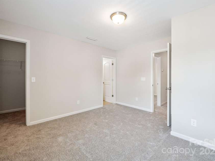 11612 Galashiels Drive, Huntersville, NC 28078.  MLS# CAR4285447, YatesRealty ID 28026. 
