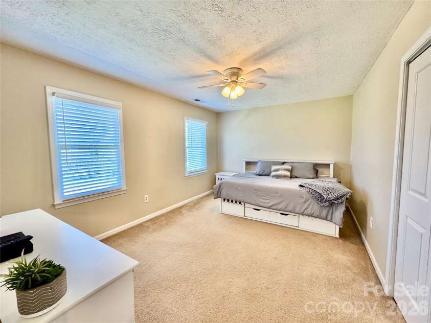 1688 Buffett Circle, Hickory, NC 28602.  MLS# CAR4389759, YatesRealty ID 28026. 