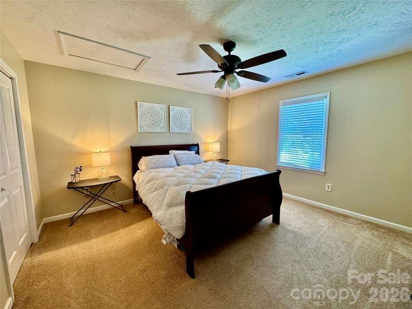 1688 Buffett Circle, Hickory, NC 28602.  MLS# CAR4389759, YatesRealty ID 28026. 