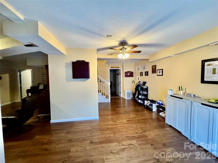 1688 Buffett Circle, Hickory, NC 28602.  MLS# CAR4389759, YatesRealty ID 28026. 