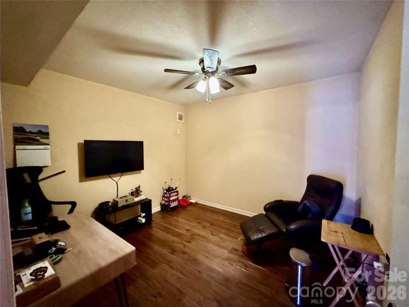 1688 Buffett Circle, Hickory, NC 28602.  MLS# CAR4389759, YatesRealty ID 28026. 