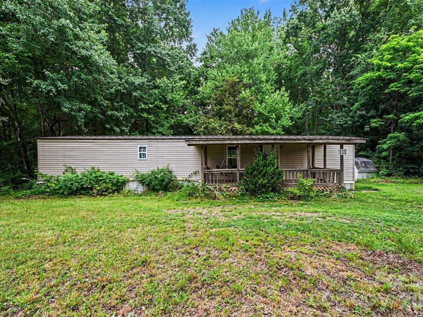 111 Oak Brook Drive, Mooresville, NC 28115.  MLS# CAR4389858, YatesRealty ID 28027. 