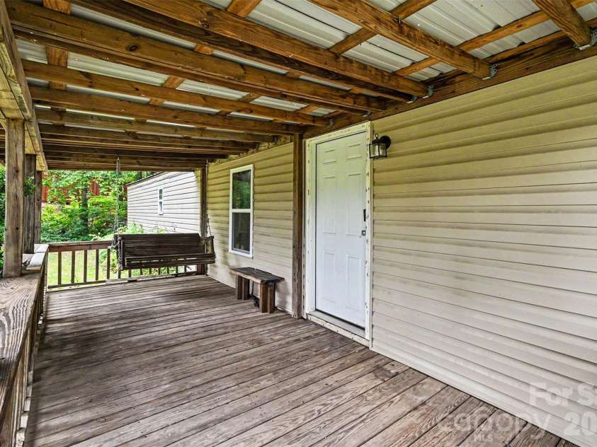 111 Oak Brook Drive, Mooresville, NC 28115.  MLS# CAR4389858, YatesRealty ID 28027. 