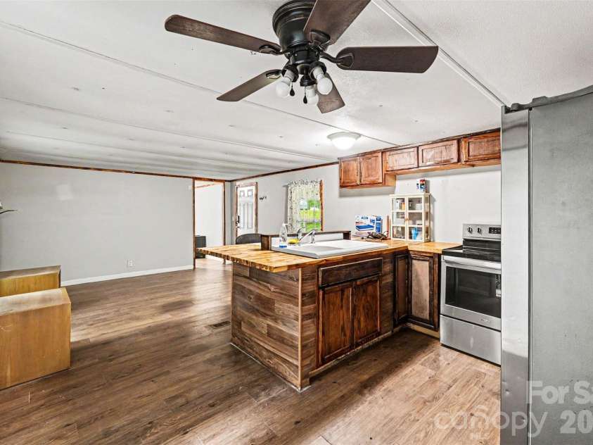 111 Oak Brook Drive, Mooresville, NC 28115.  MLS# CAR4389858, YatesRealty ID 28027. 