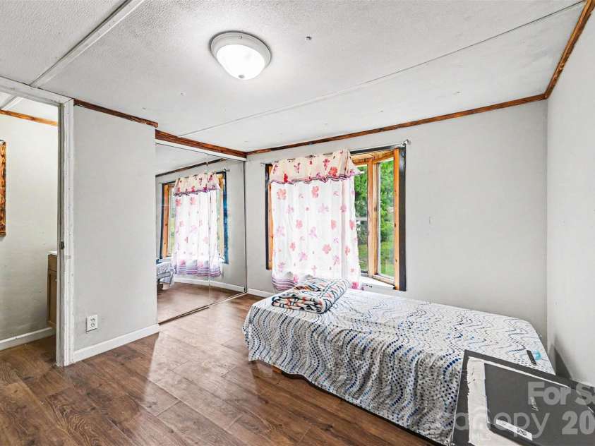 111 Oak Brook Drive, Mooresville, NC 28115.  MLS# CAR4389858, YatesRealty ID 28027. 