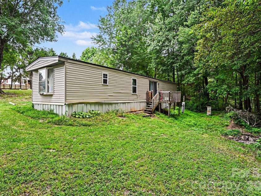 111 Oak Brook Drive, Mooresville, NC 28115.  MLS# CAR4389858, YatesRealty ID 28027. 