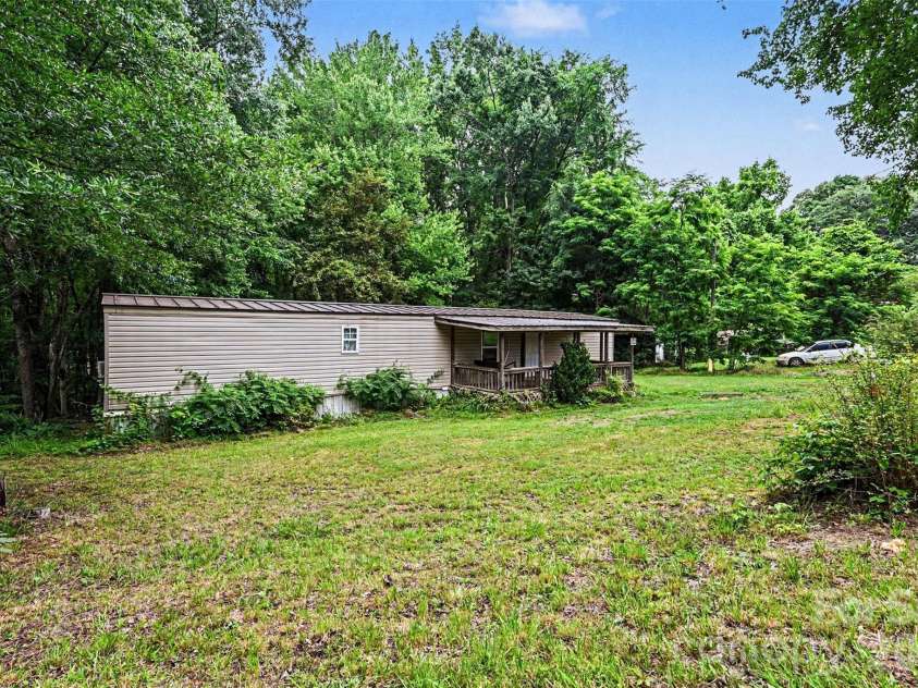 111 Oak Brook Drive, Mooresville, NC 28115.  MLS# CAR4389858, YatesRealty ID 28027. 