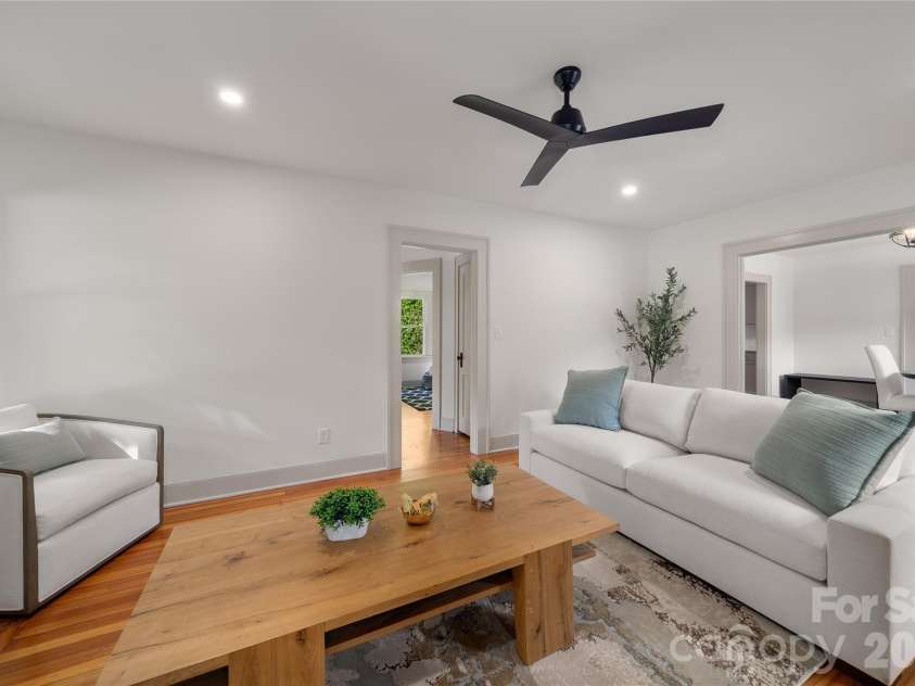 10 Sixth Street, Asheville, NC 28804.  MLS# CAR4387599, YatesRealty ID 28028. 