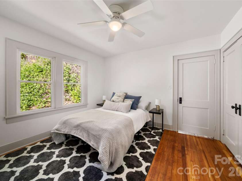 10 Sixth Street, Asheville, NC 28804.  MLS# CAR4387599, YatesRealty ID 28028. 