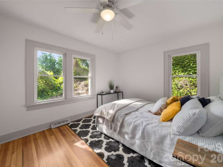 10 Sixth Street, Asheville, NC 28804.  MLS# CAR4387599, YatesRealty ID 28028. 