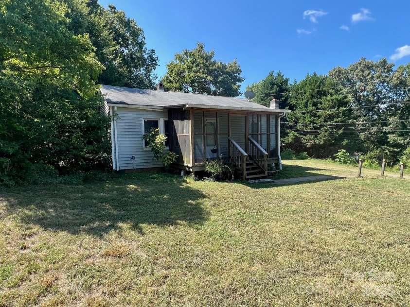 295 D Mathis Drive, Rutherfordton, NC 28139.  MLS# CAR4285218, YatesRealty ID 28029. 