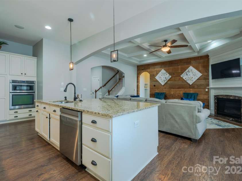 15125 Skypark Drive, Huntersville, NC 28078.  MLS# CAR4235435, YatesRealty ID 2803. 