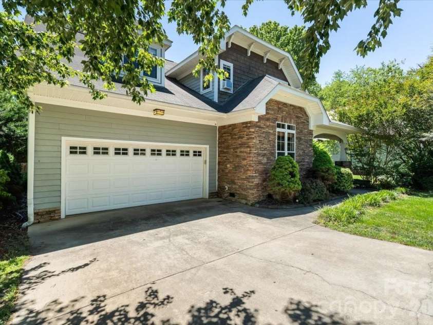 126 Carolina Bluebird Loop, Arden, NC 28704.  MLS# CAR4364125, YatesRealty ID 28030. 