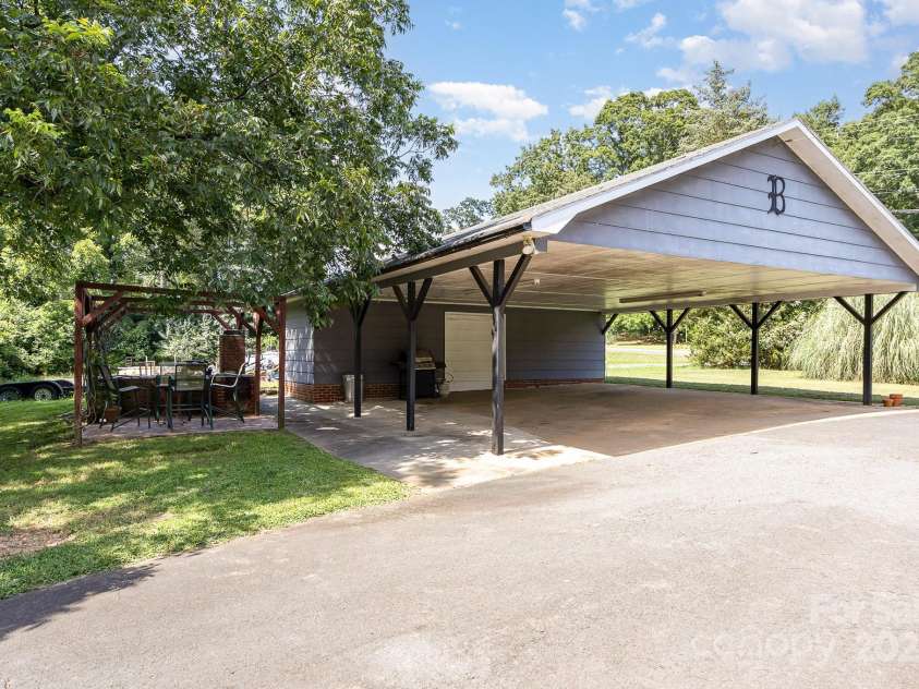 13105 US 52 Highway, Norwood, NC 28128.  MLS# CAR4284602, YatesRealty ID 28030. 