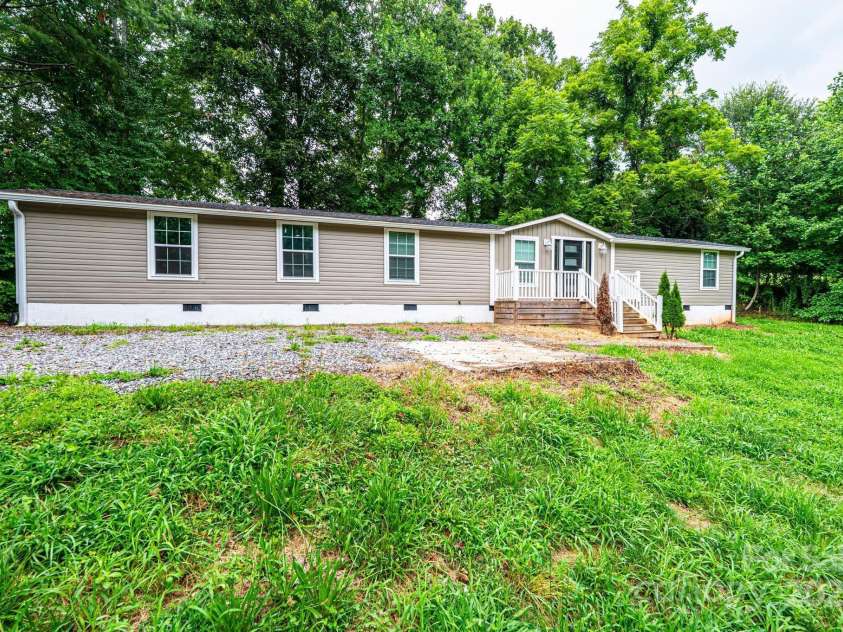1690 Falls Road, Valdese, NC 28690.  MLS# CAR4282942, YatesRealty ID 28031. 
