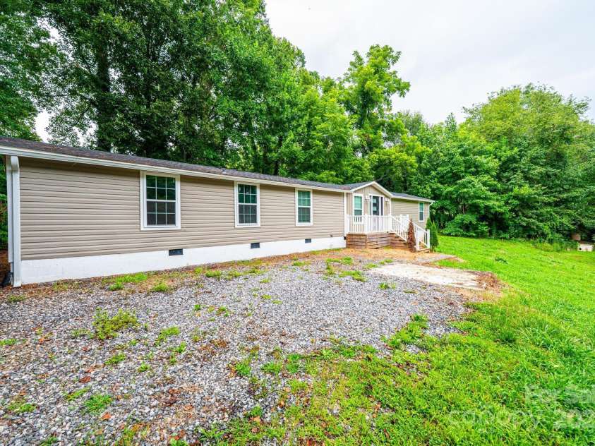 1690 Falls Road, Valdese, NC 28690.  MLS# CAR4282942, YatesRealty ID 28031. 