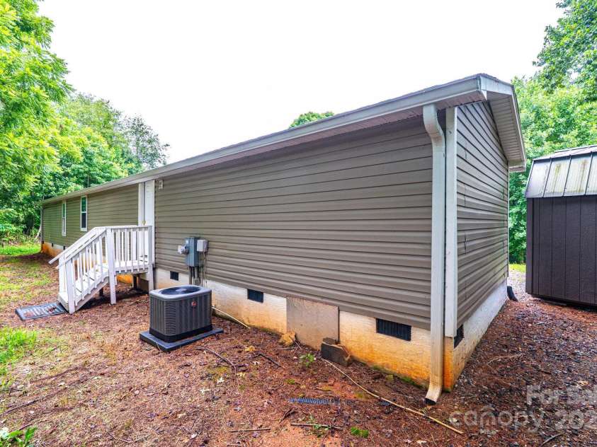 1690 Falls Road, Valdese, NC 28690.  MLS# CAR4282942, YatesRealty ID 28031. 