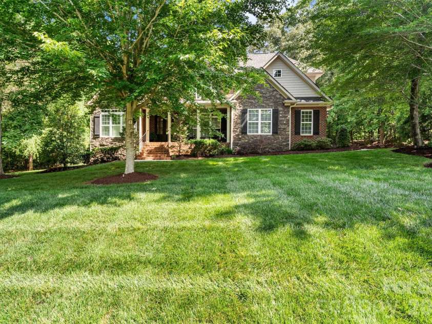 211 Anniston Way, Davidson, NC 28036.  MLS# CAR4384923, YatesRealty ID 28034. 