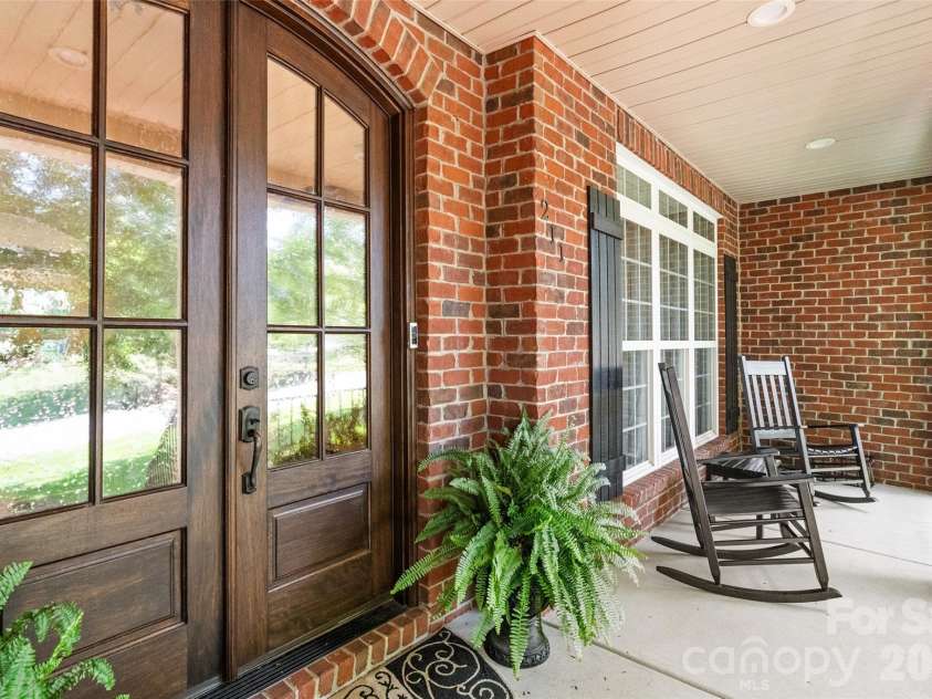 211 Anniston Way, Davidson, NC 28036.  MLS# CAR4384923, YatesRealty ID 28034. 