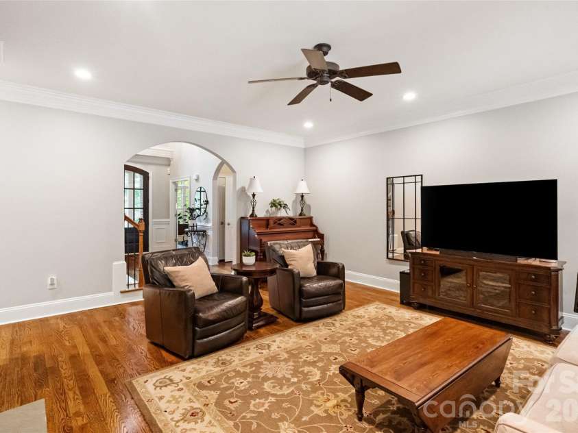 211 Anniston Way, Davidson, NC 28036.  MLS# CAR4384923, YatesRealty ID 28034. 