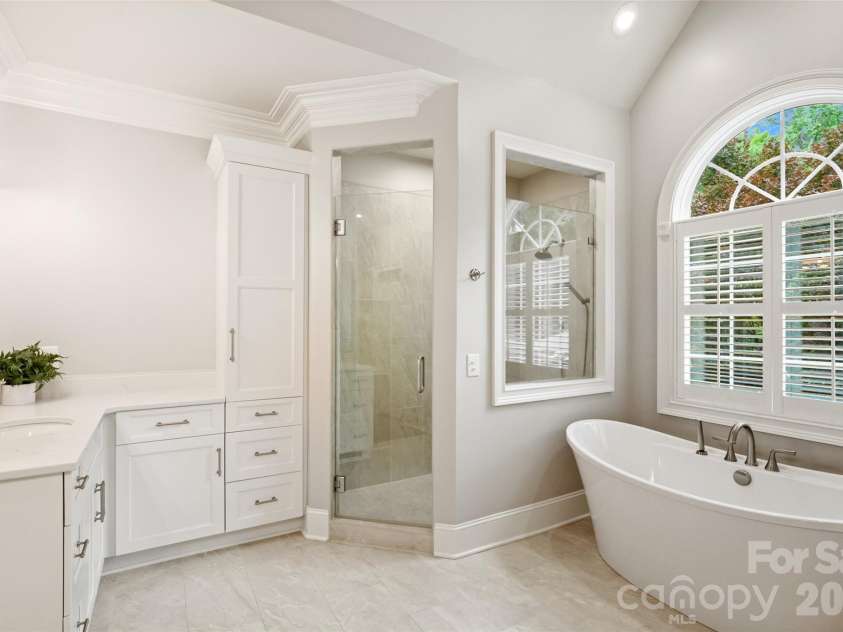 211 Anniston Way, Davidson, NC 28036.  MLS# CAR4384923, YatesRealty ID 28034. 