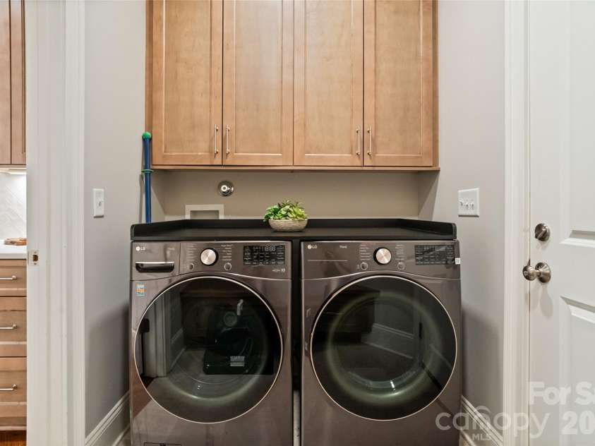211 Anniston Way, Davidson, NC 28036.  MLS# CAR4384923, YatesRealty ID 28034. 