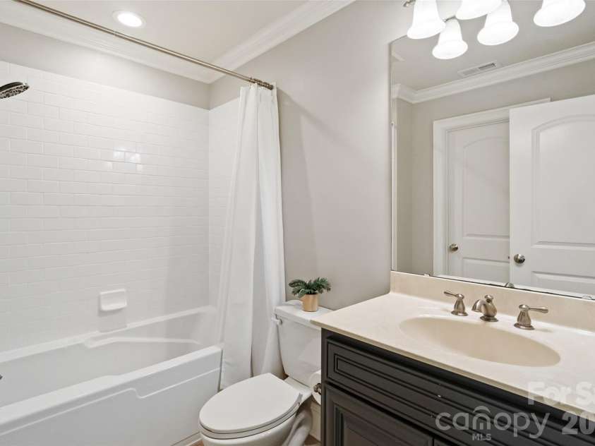 211 Anniston Way, Davidson, NC 28036.  MLS# CAR4384923, YatesRealty ID 28034. 