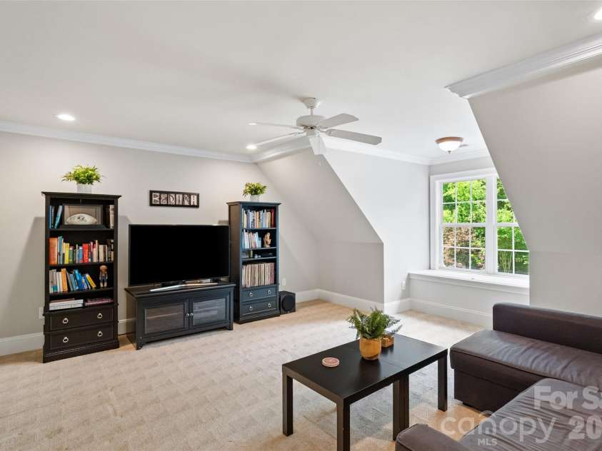 211 Anniston Way, Davidson, NC 28036.  MLS# CAR4384923, YatesRealty ID 28034. 