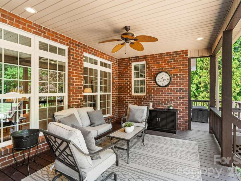 211 Anniston Way, Davidson, NC 28036.  MLS# CAR4384923, YatesRealty ID 28034. 