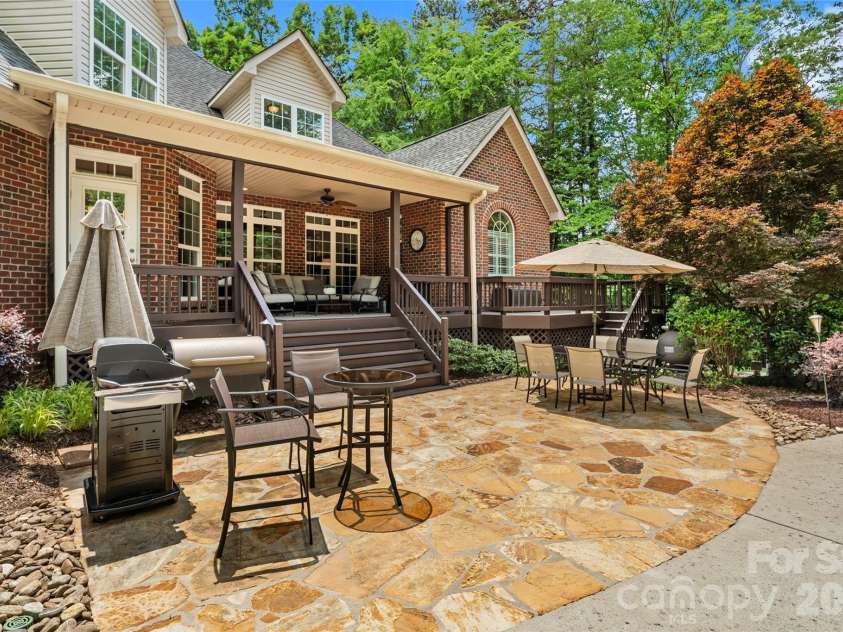 211 Anniston Way, Davidson, NC 28036.  MLS# CAR4384923, YatesRealty ID 28034. 