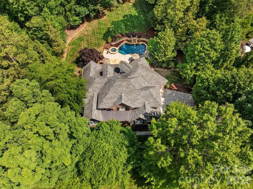 211 Anniston Way, Davidson, NC 28036.  MLS# CAR4384923, YatesRealty ID 28034. 