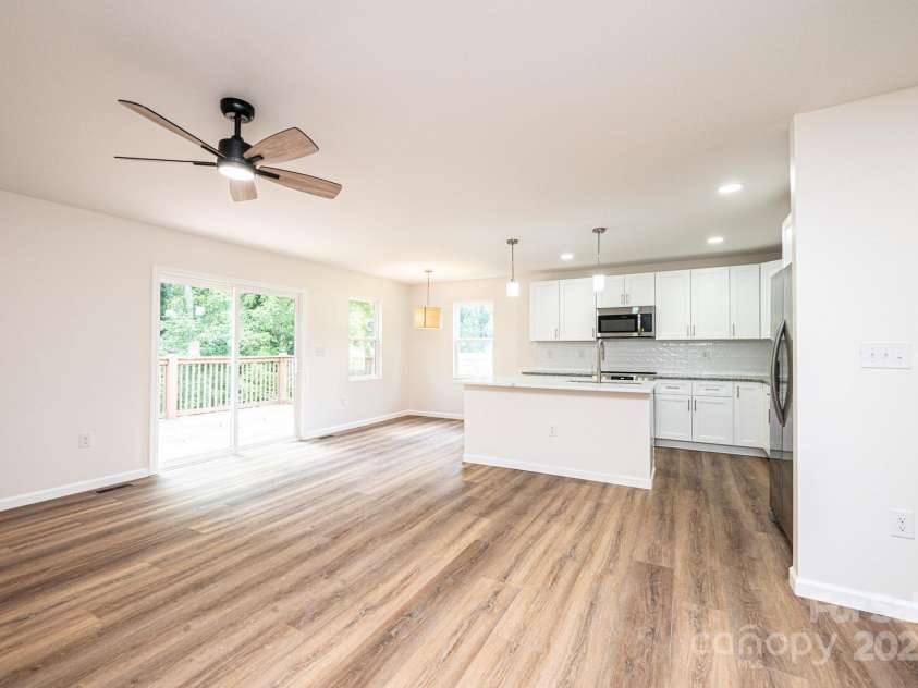 116 39th Avenue Court, Hickory, NC 28601.  MLS# CAR4314973, YatesRealty ID 28037. 