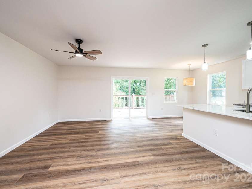 116 39th Avenue Court, Hickory, NC 28601.  MLS# CAR4321566, YatesRealty ID 28037. 