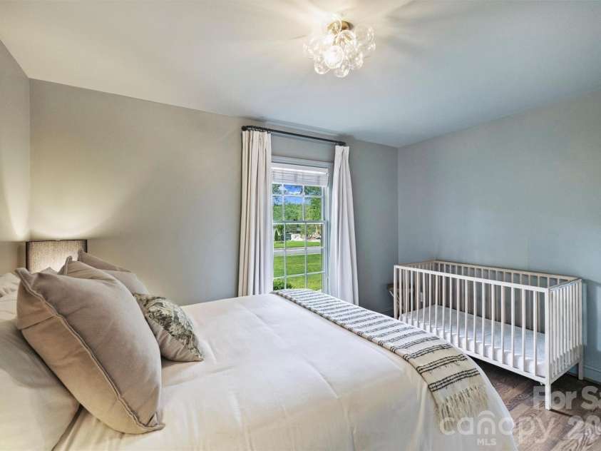 601 Lansdowne Road, Charlotte, NC 28270.  MLS# CAR4388769, YatesRealty ID 28037. Secondary bedroom or office on the main level.