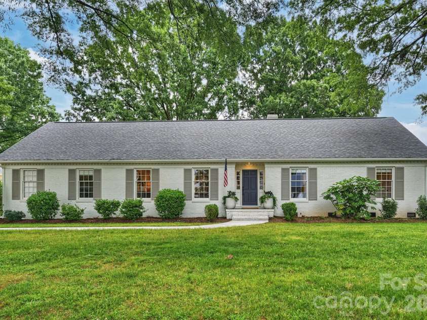 601 Lansdowne Road, Charlotte, NC 28270.  MLS# CAR4388769, YatesRealty ID 28037. Welcome to 601 Lansdowne Road, a 3,315 square foot home that was torn down to the studs and completely remodeled in 2025.