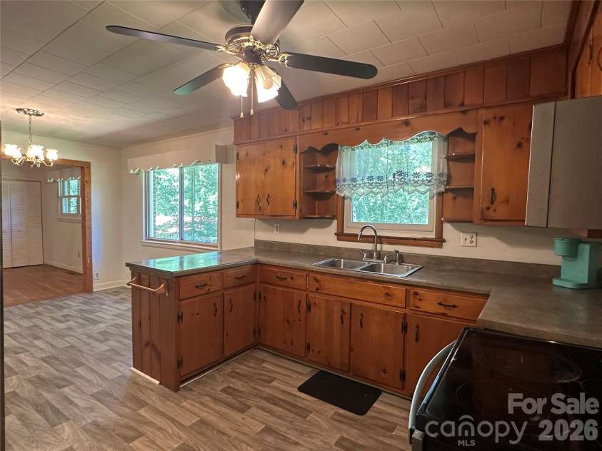 2939 Links Drive, Granite Falls, NC 28630.  MLS# CAR4389419, YatesRealty ID 28039. 